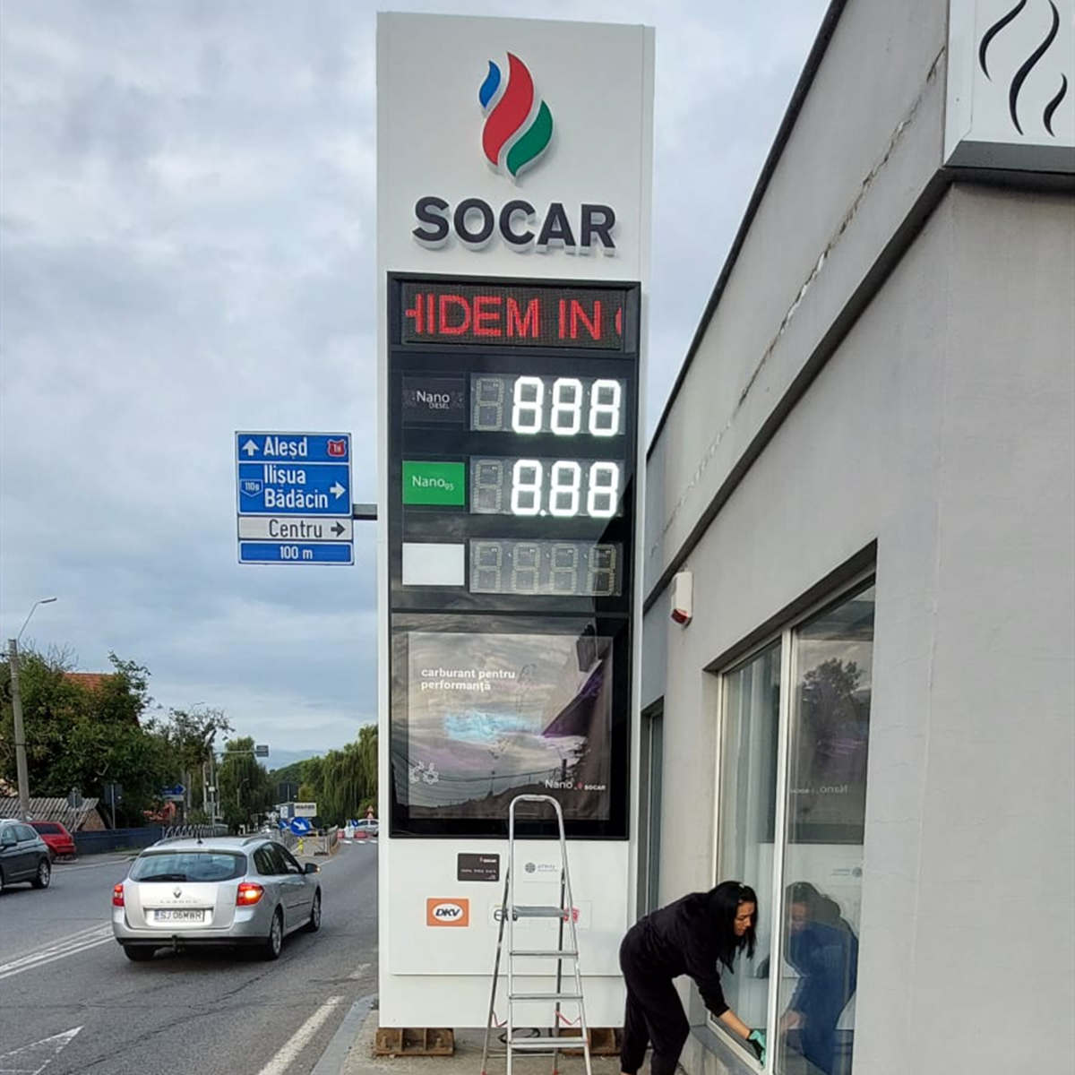 led gas price sign case